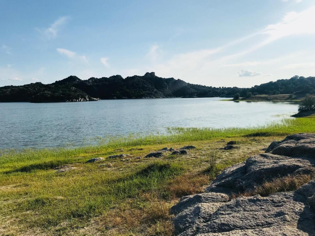 Oschiri Il Nuraghe Del Lago Coghinas المظهر الخارجي الصورة